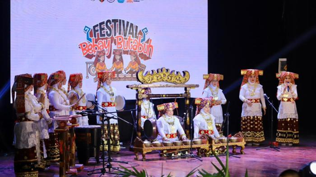 FESTIVAL BEBAY BUTABUH 2025, PANGGUNG PEREMPUAN LAMPUNG LESTARIKAN BUDAYA DAERAH