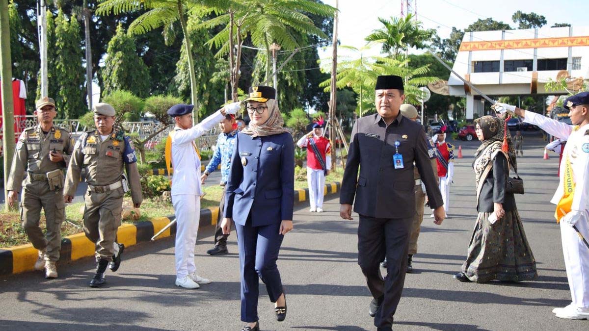 Upacara Hari Pendidikan Nasional Provinsi Lampung Tahun 2025, Wagub Jihan Nurlela Ajak Seluruh Elemen Pendidikan Cetak Generasi Unggul, Berkarakter dan Siap Bersaing di Kancah Global Menuju Indonesia Emas 2045
